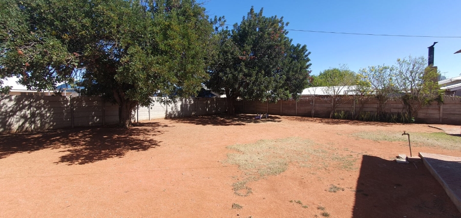 4 Bedroom Property for Sale in Die Rand Northern Cape